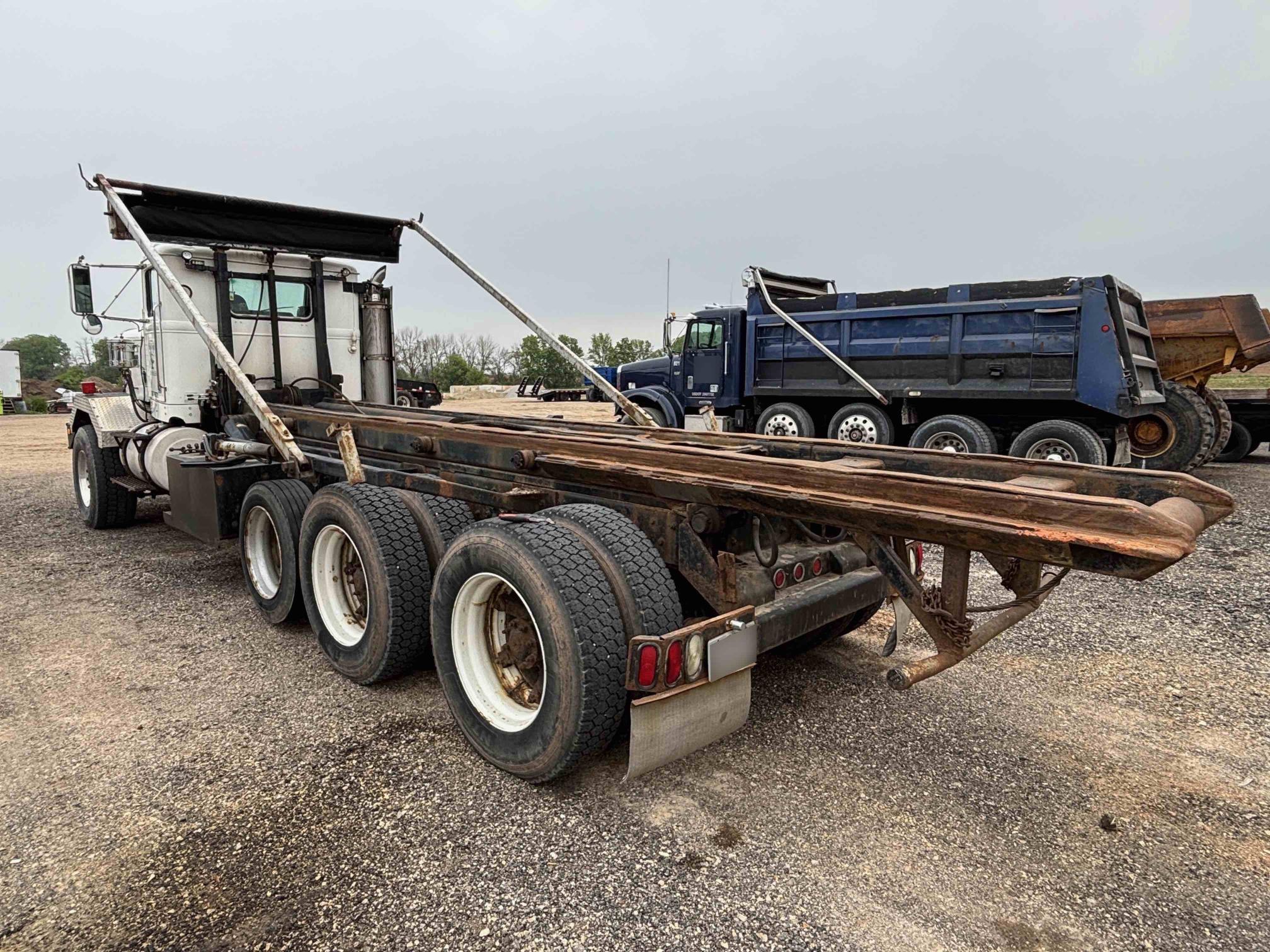 1988 AUTOCAR Roll-off - Image 8